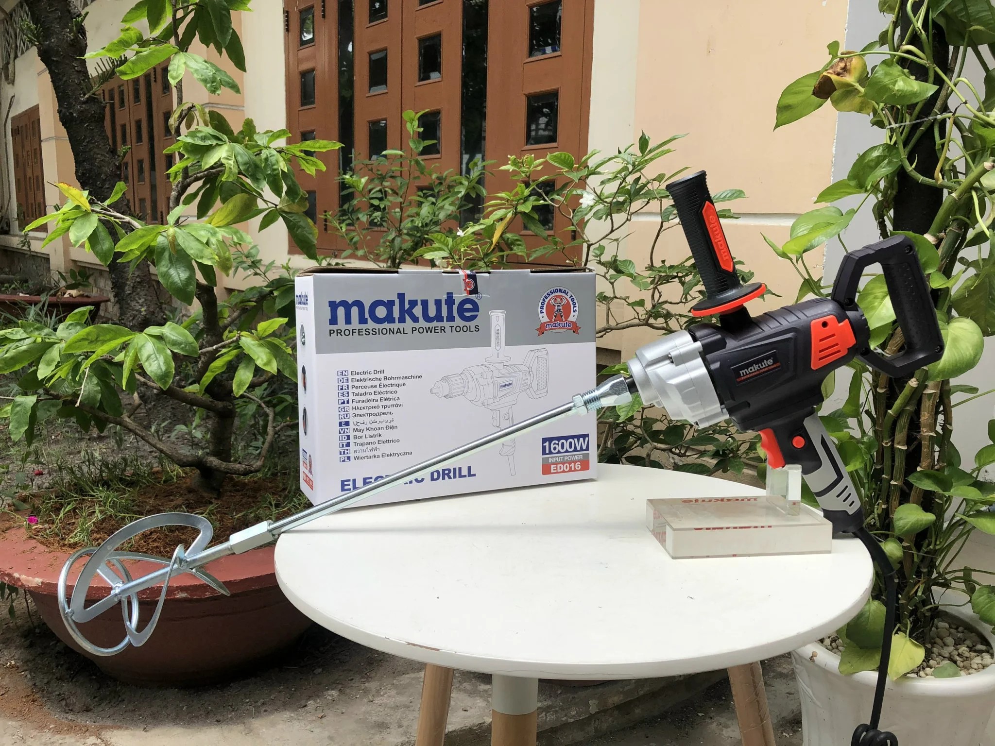 Makute Рачен Миксер (HM121-16)+Футер за дупчалка